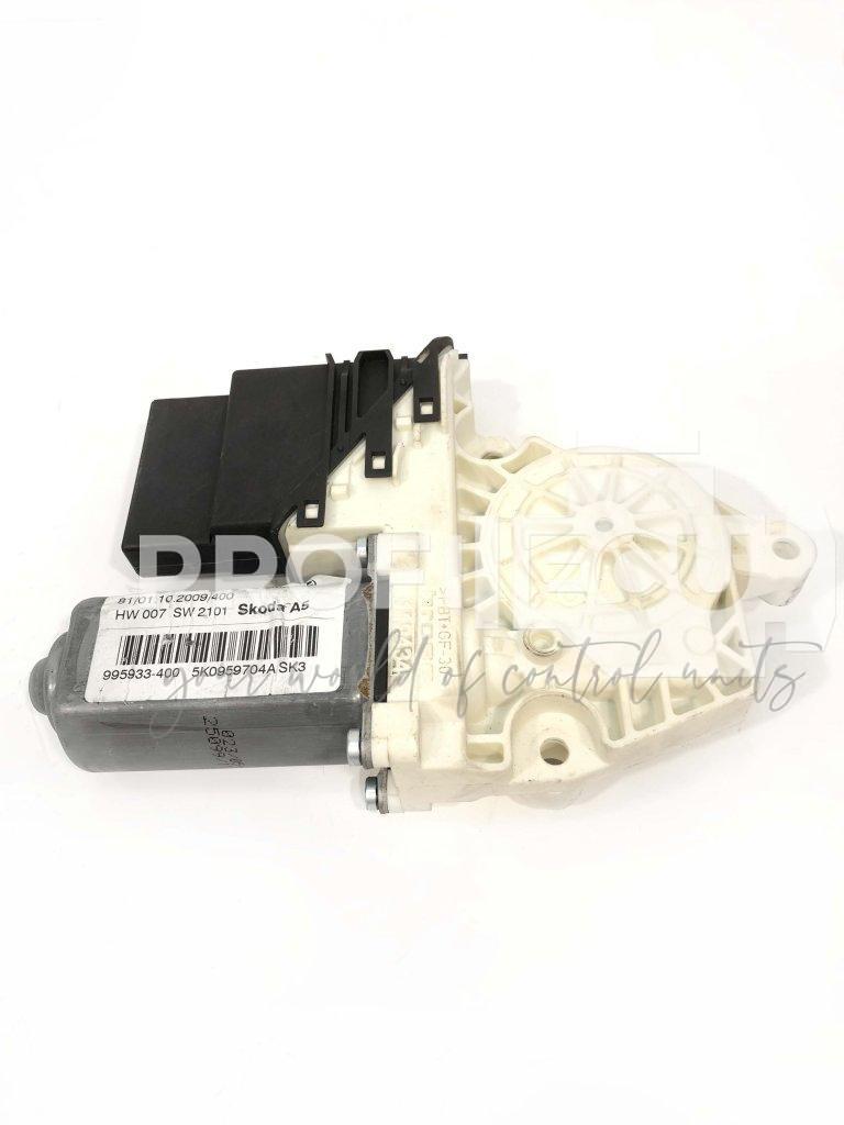 5K0959704A 5K0959704 A Stahovačka VW TOURAN