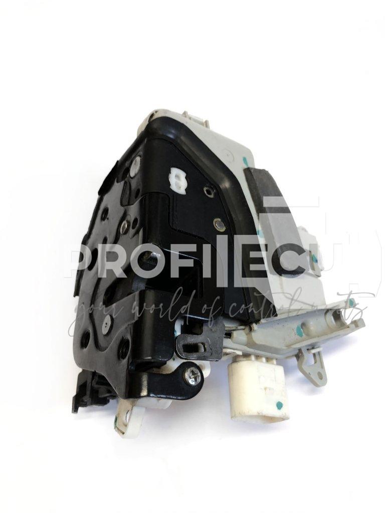 8K0839015C 8K0839015 C Zámek dveří AUDI A4