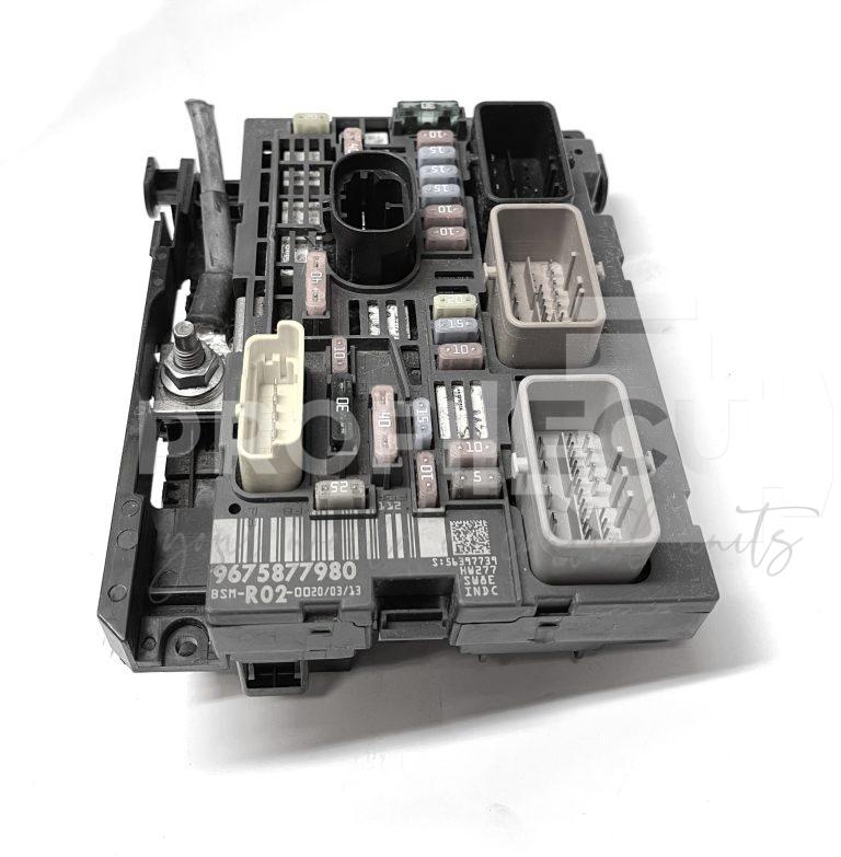 9675877980 Pojistková skříň BSM R02 v motorovém prostoru, Peugeot 3008 0U